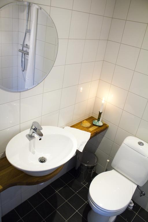 Everts Sjoebods Bed & Breakfast Grebbestad Cameră foto